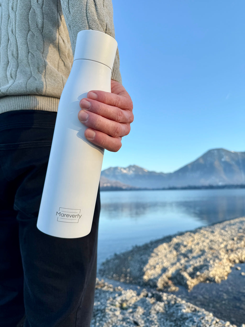 Smart HydroUp – Selbstreinigende Trinkflasche: Innovative Selbstreinigungsfunktion, Temperaturanzeige, Trinkerinnerung 750ml - Mareverty