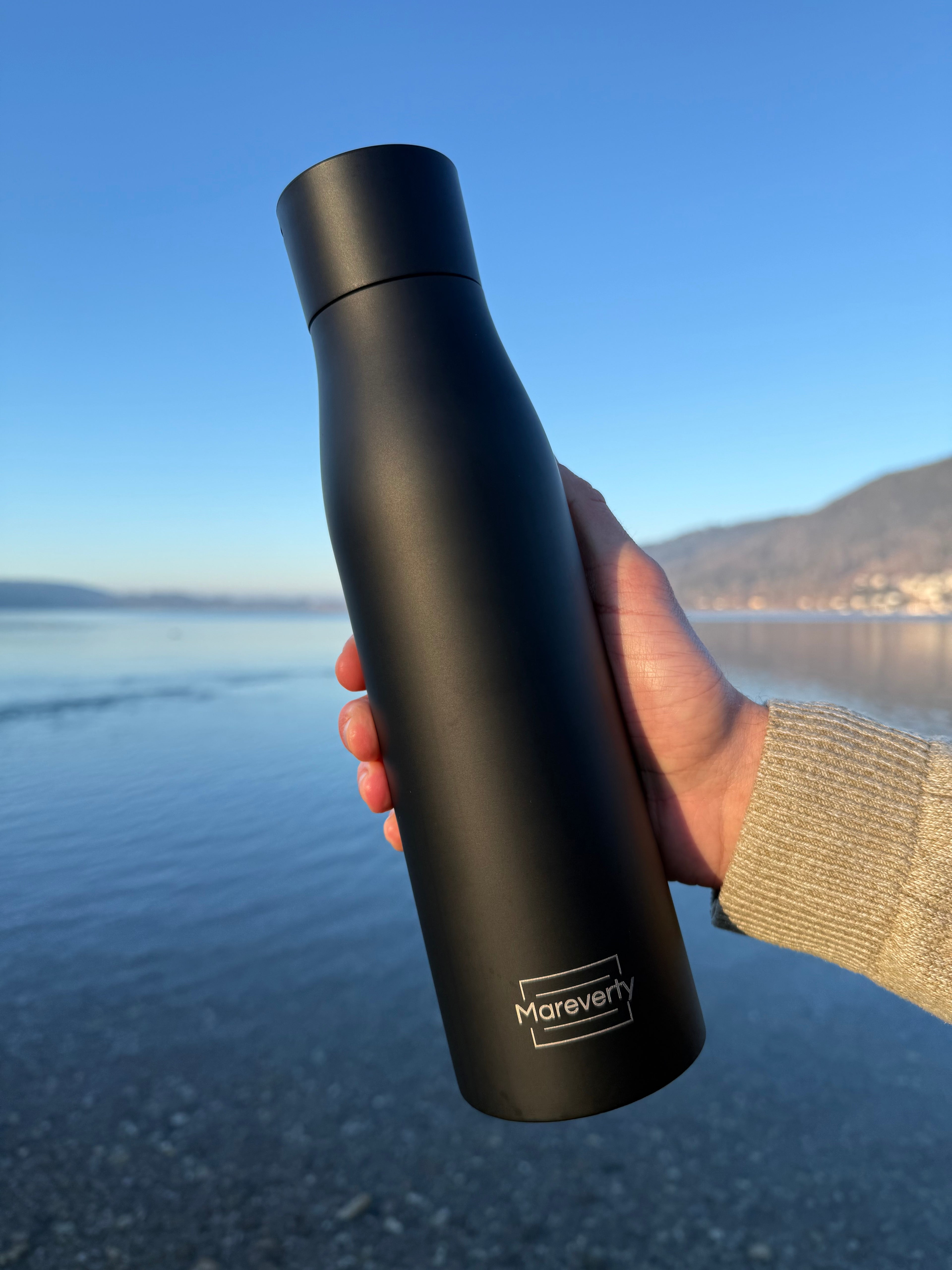Smart HydroUp – Selbstreinigende Trinkflasche: Innovative Selbstreinigungsfunktion, Temperaturanzeige, Trinkerinnerung 750ml - Mareverty